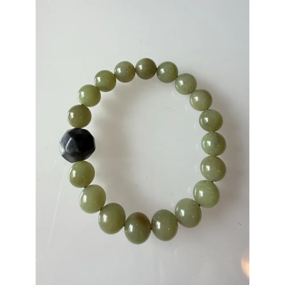 Natural icy Green Nephrite Jade Bracelet Ink Jade Accent Bead 10mm Celadon - Picture 2 of 8